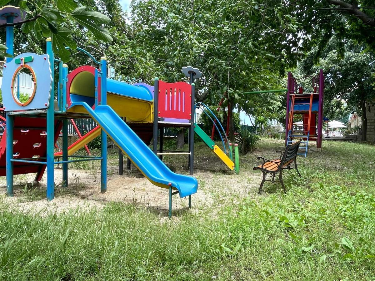 מלון לוזנטס Amadina Garden מראה חיצוני תמונה
